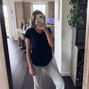 Navy Gap Basic Tee (Size Small)